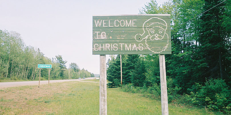 An Insured Jeweler Gets a Jury for the Holidays Sign for Christmas, Michigan